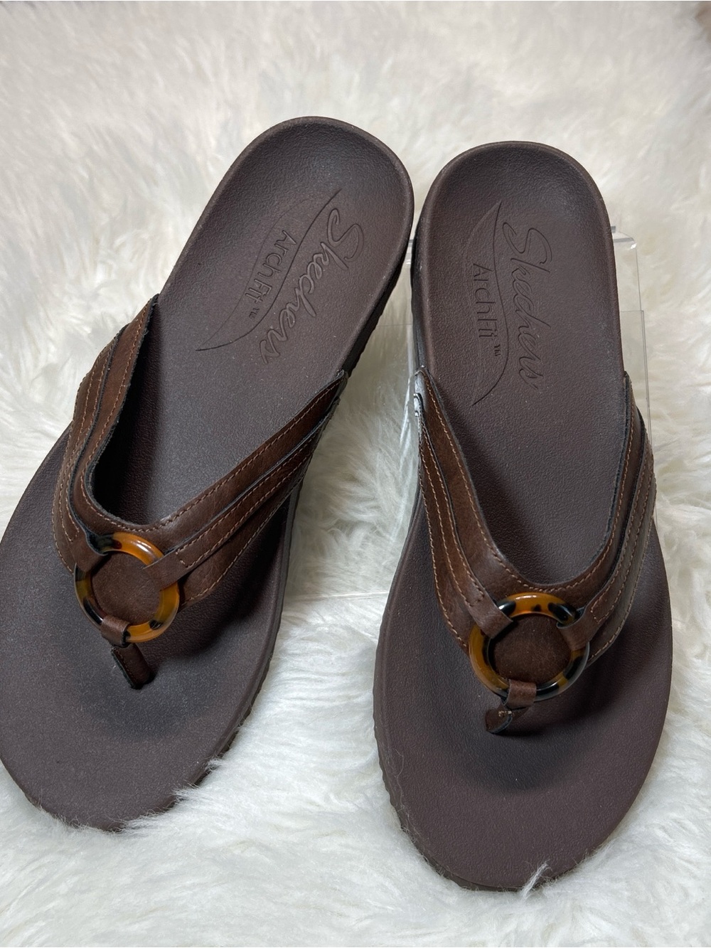 Skechers size 9  new Brown Flip Flops with Tortoiseshell Ring Accent